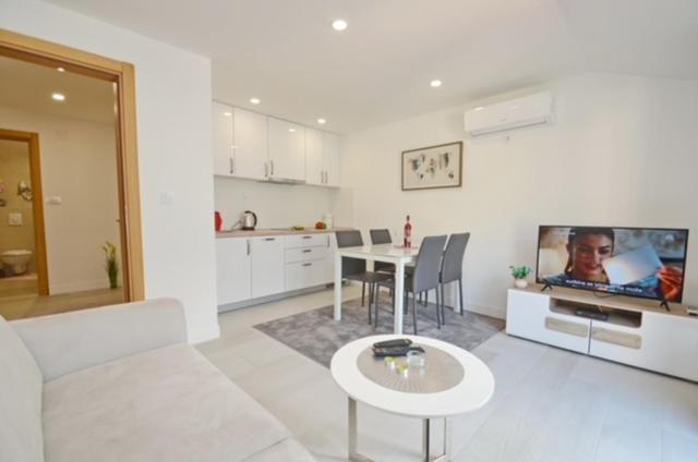 Nikola Lux Apartments Muo Eksteriør bilde