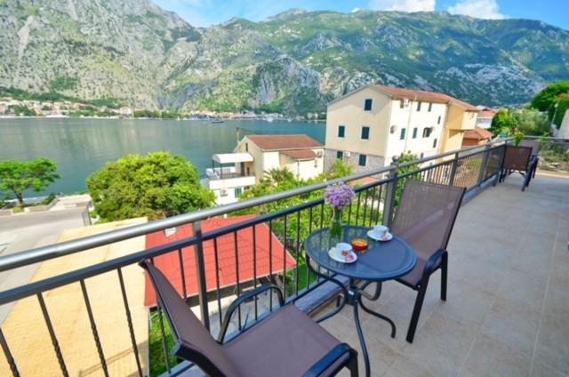 Nikola Lux Apartments Muo Eksteriør bilde